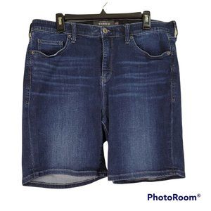 Torrid Dark Wash Casual Bermuda Length Denim Shorts Size 18